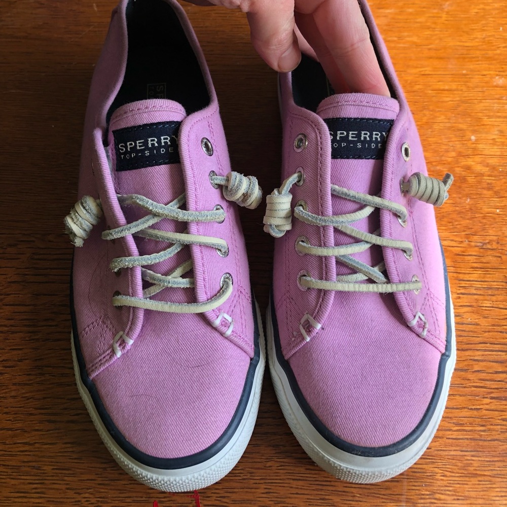 Lavender sperrys